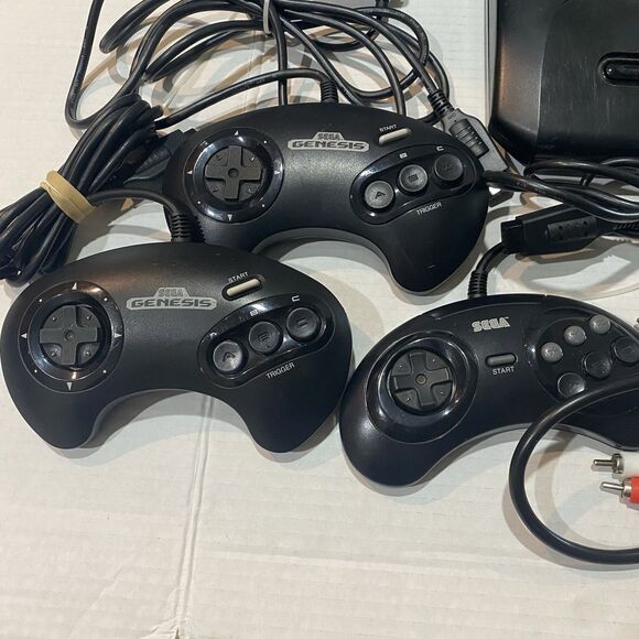 Sega Genesis MK-1631 Console Lot W/ 11 Games 3 Controllers Everything Is Working - Picture 2 of 10